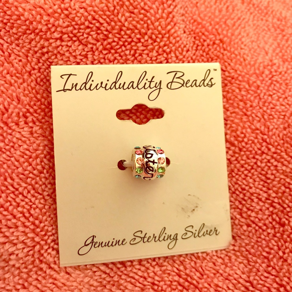 Sister bead for bracelet